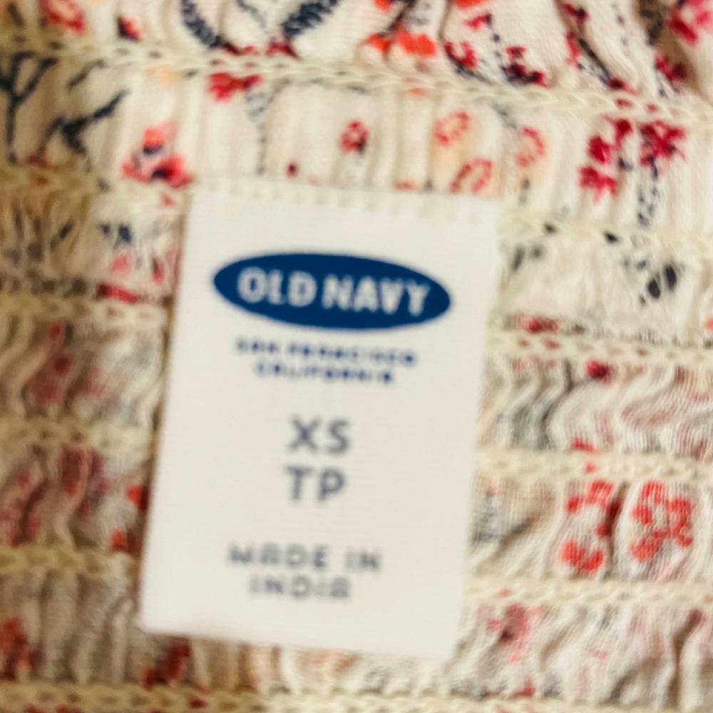 Old Navy Flowered Off The Shoulder Top NWT SZ XS - Picture 3 of 8
